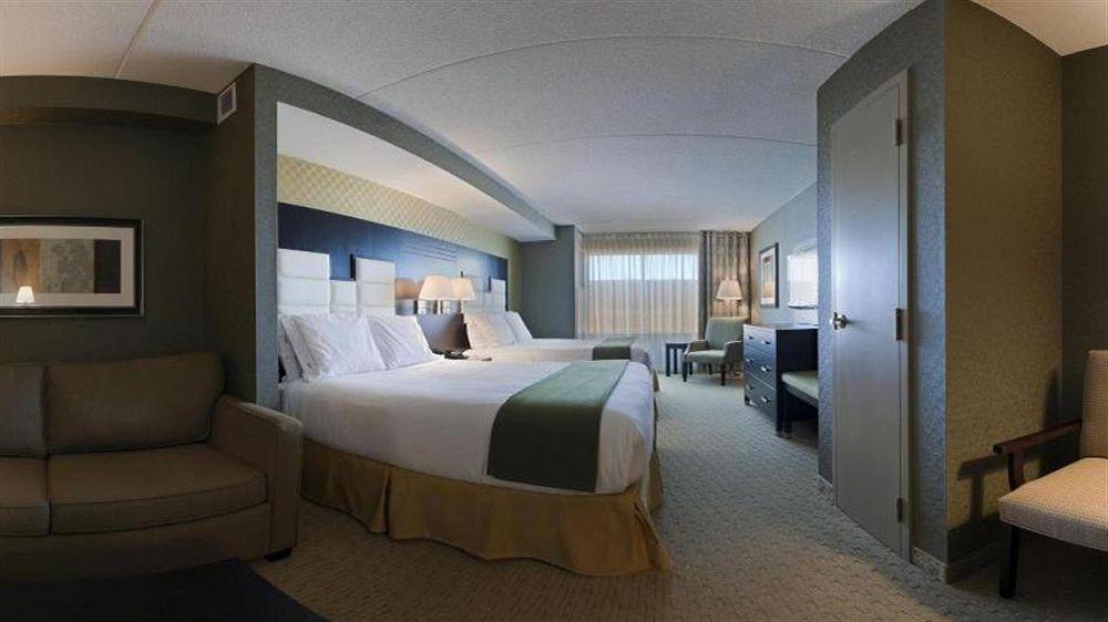 Holiday Inn Express Hotel & Suites Ottawa West-Nepean, An Ihg Hotel Bagian luar foto